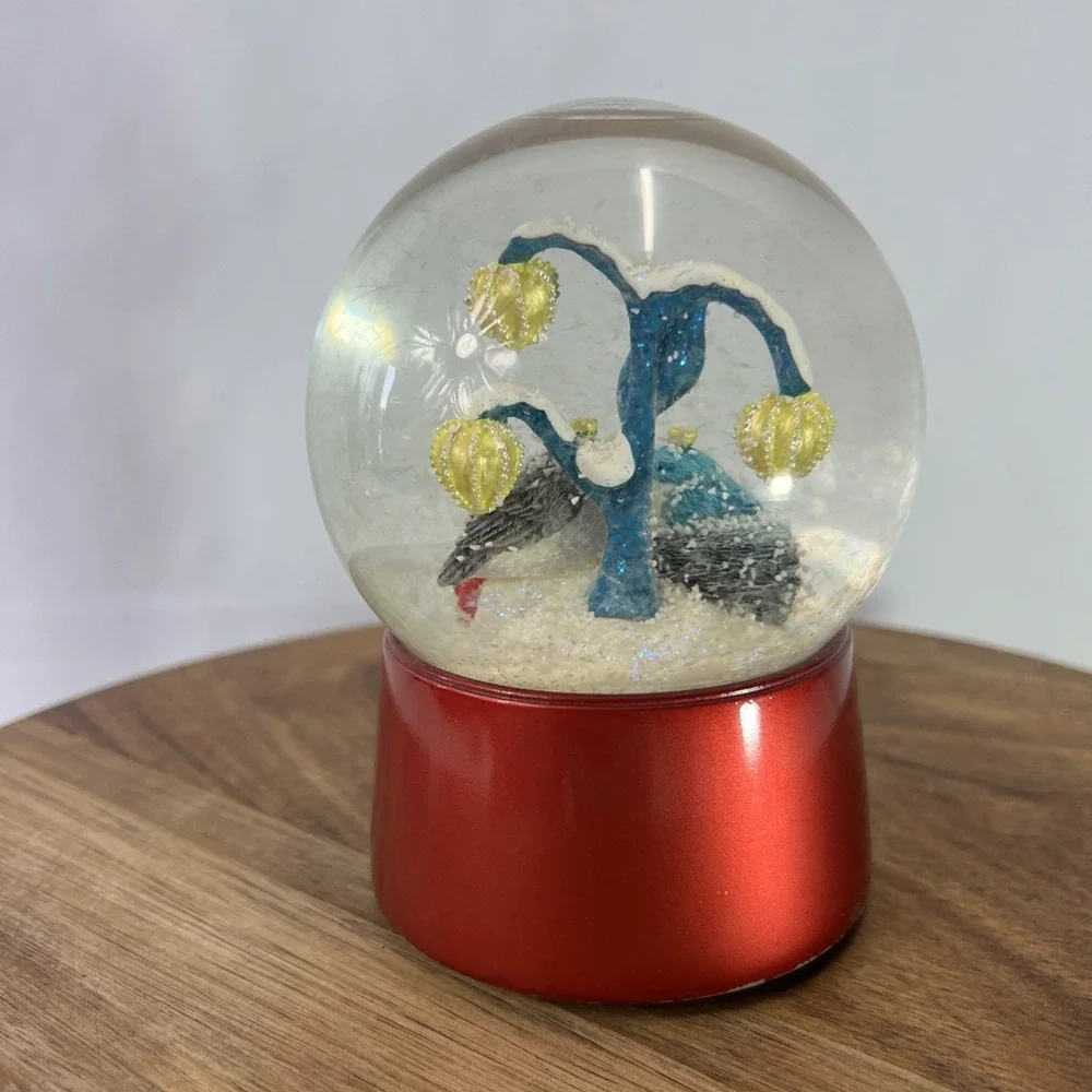 Nordstrom 2011 Holiday Snow Lighted Water Globe Christmas Presents & Birds Works
